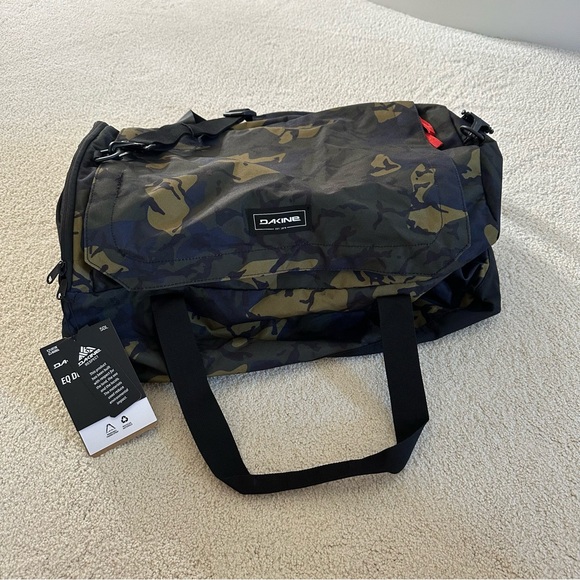 Dakine 50L Camo Duffle Bag - Picture 3 of 4